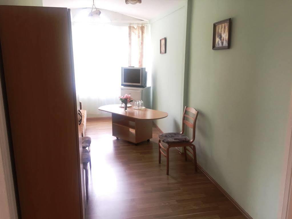 Elina Hotel Jūrkalne Buitenkant foto